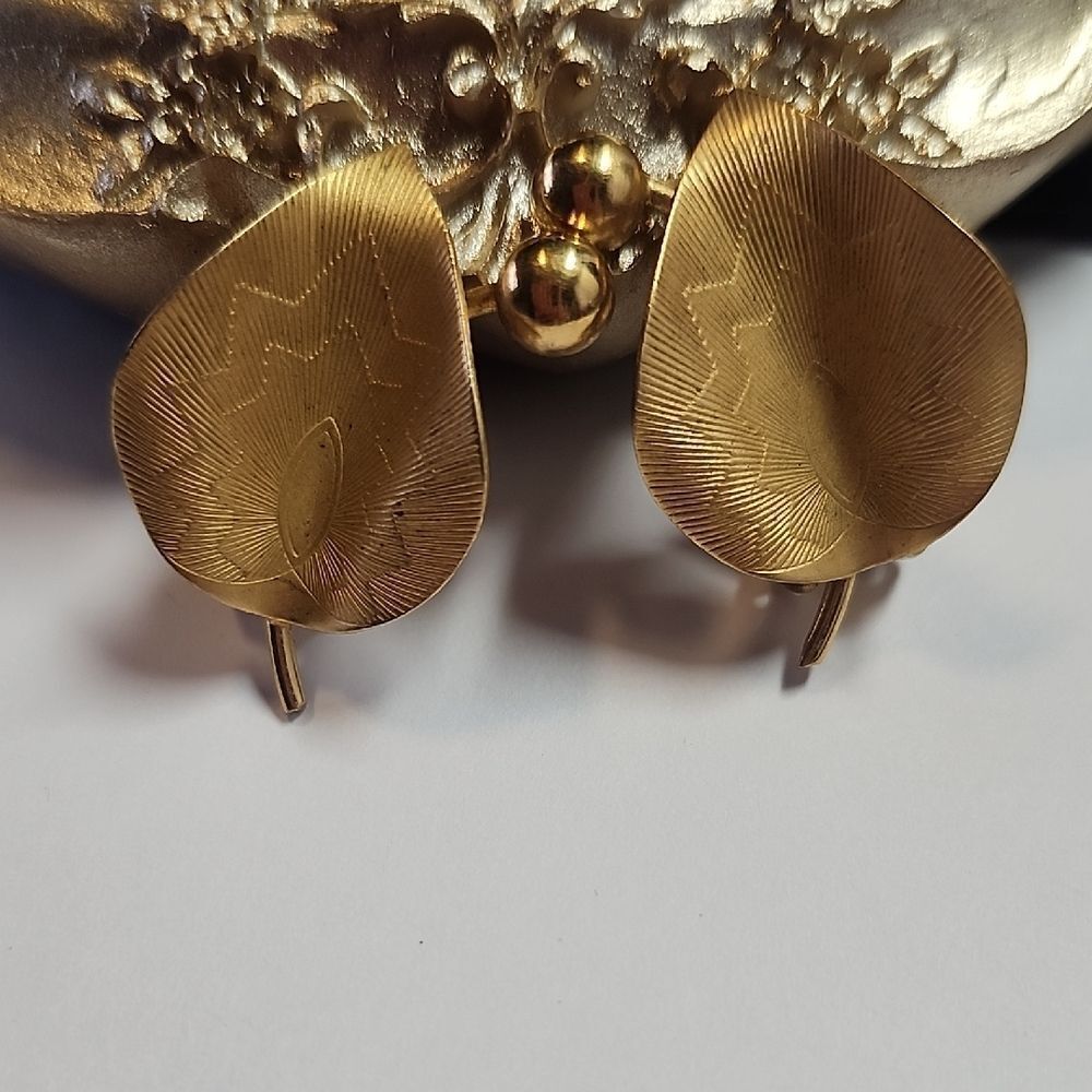 12K Gold Filled Clip On Leaf Earrings Vintage